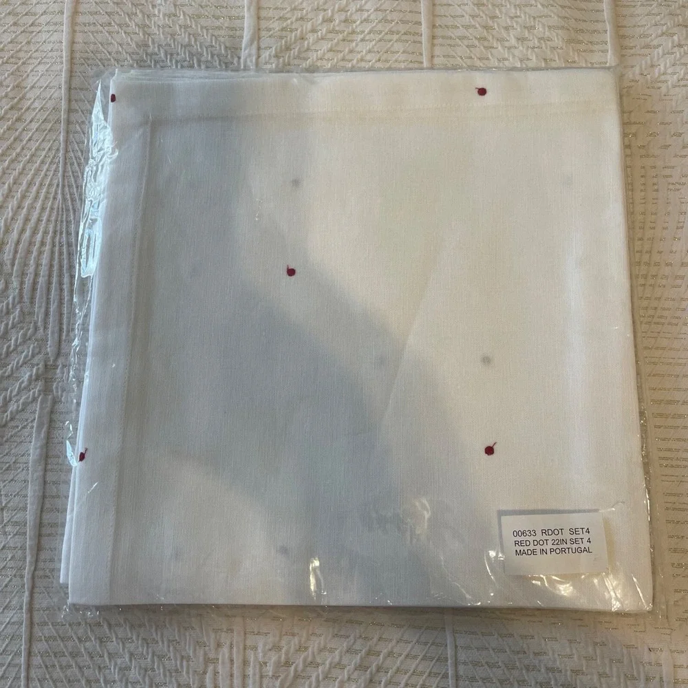 Set of 8‎ Garnet Hill Red Dot Dinner Napkins 22 x 22  Retail @ $120